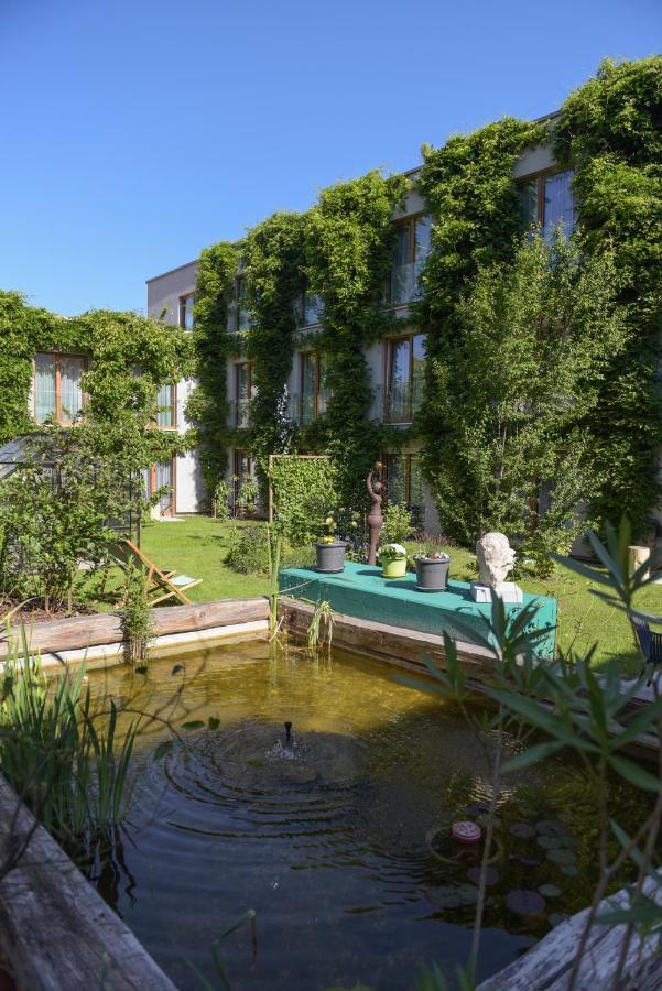 Green Spirit Hotel Regensburg Bagian luar foto
